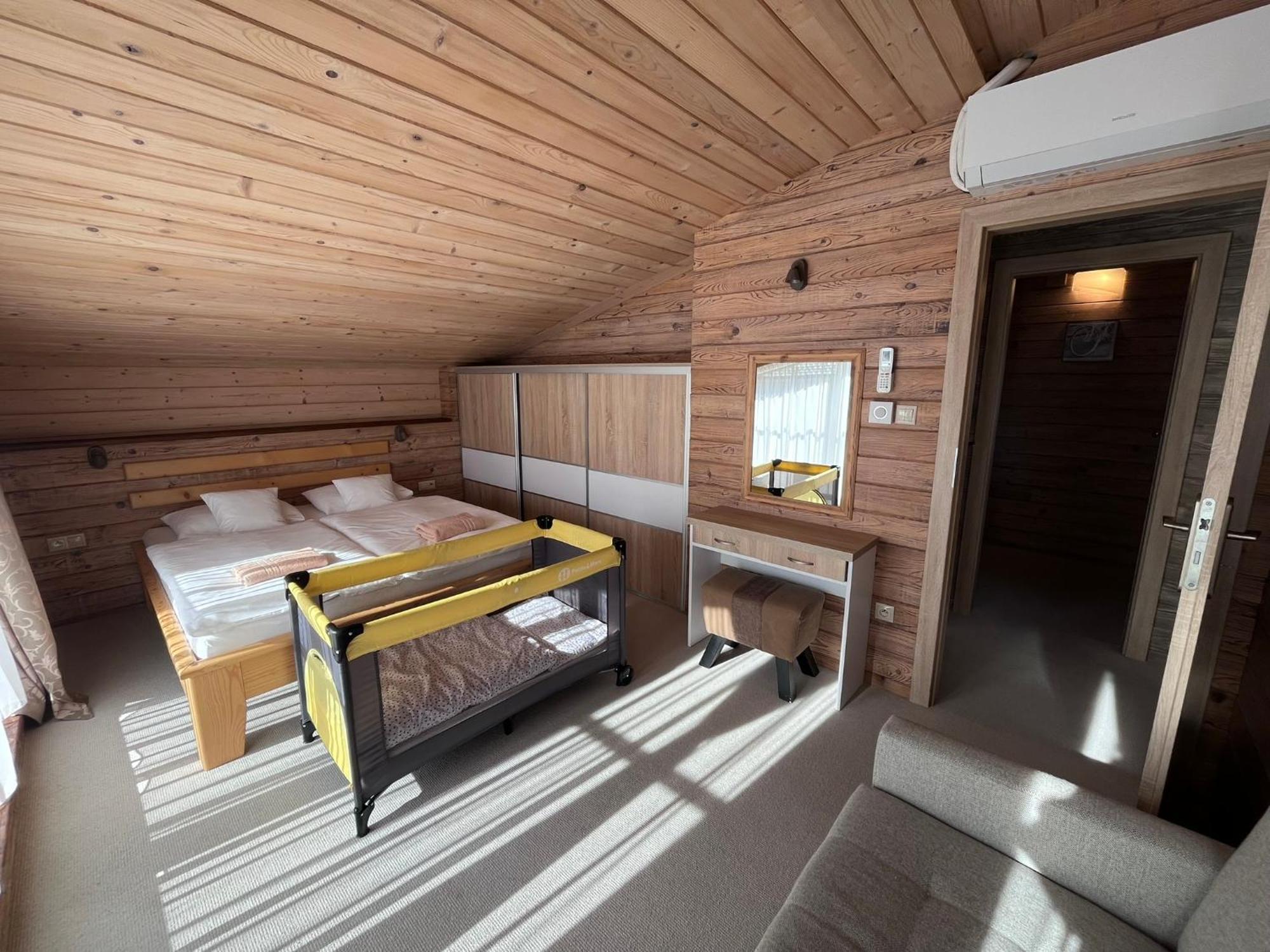 Apartments Pemikas II Liptovsky Mikulas Luaran gambar